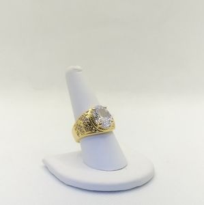 Lovely 18ktgf ring with Austrian crystal
